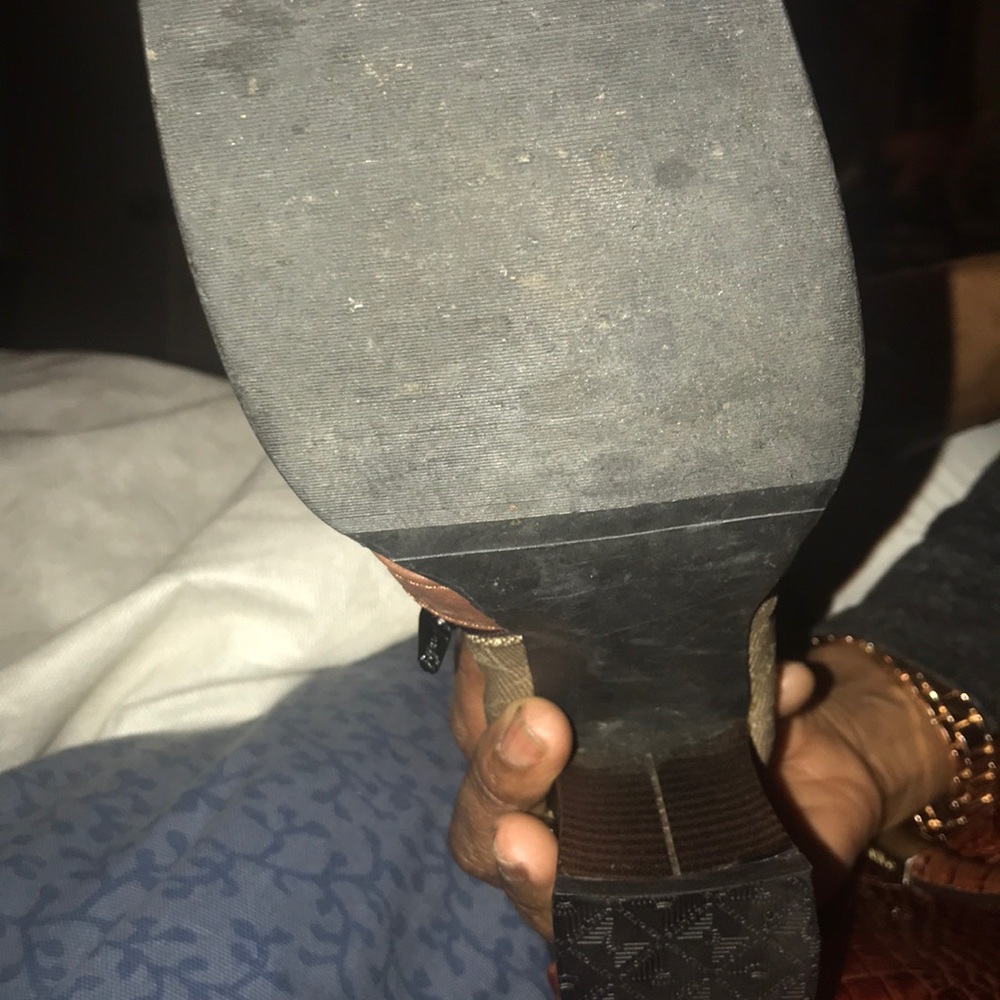 Louis Vuitton boots - Picture 3 of 5